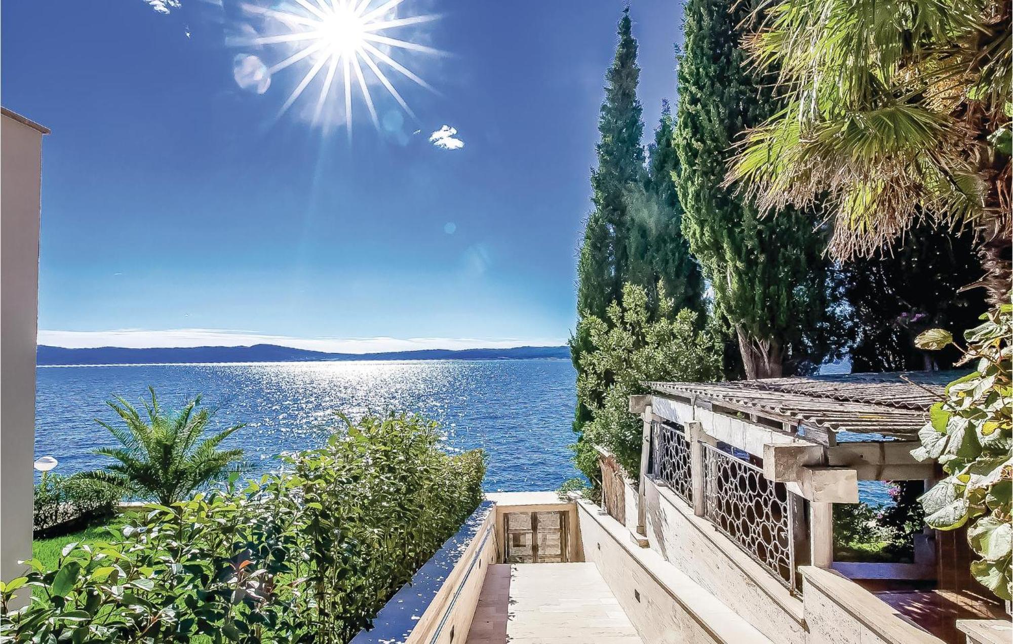 2 Bedroom Lovely Apartment In Crikvenica Exteriér fotografie