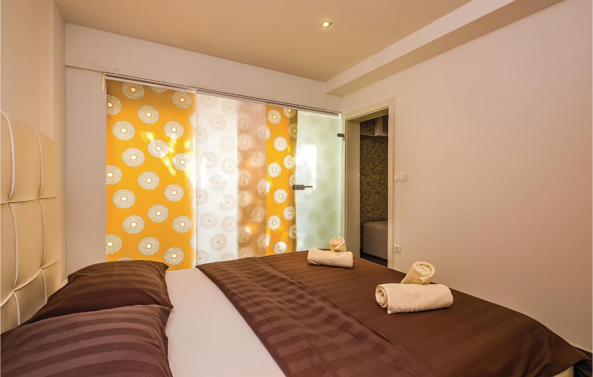 2 Bedroom Lovely Apartment In Crikvenica Exteriér fotografie