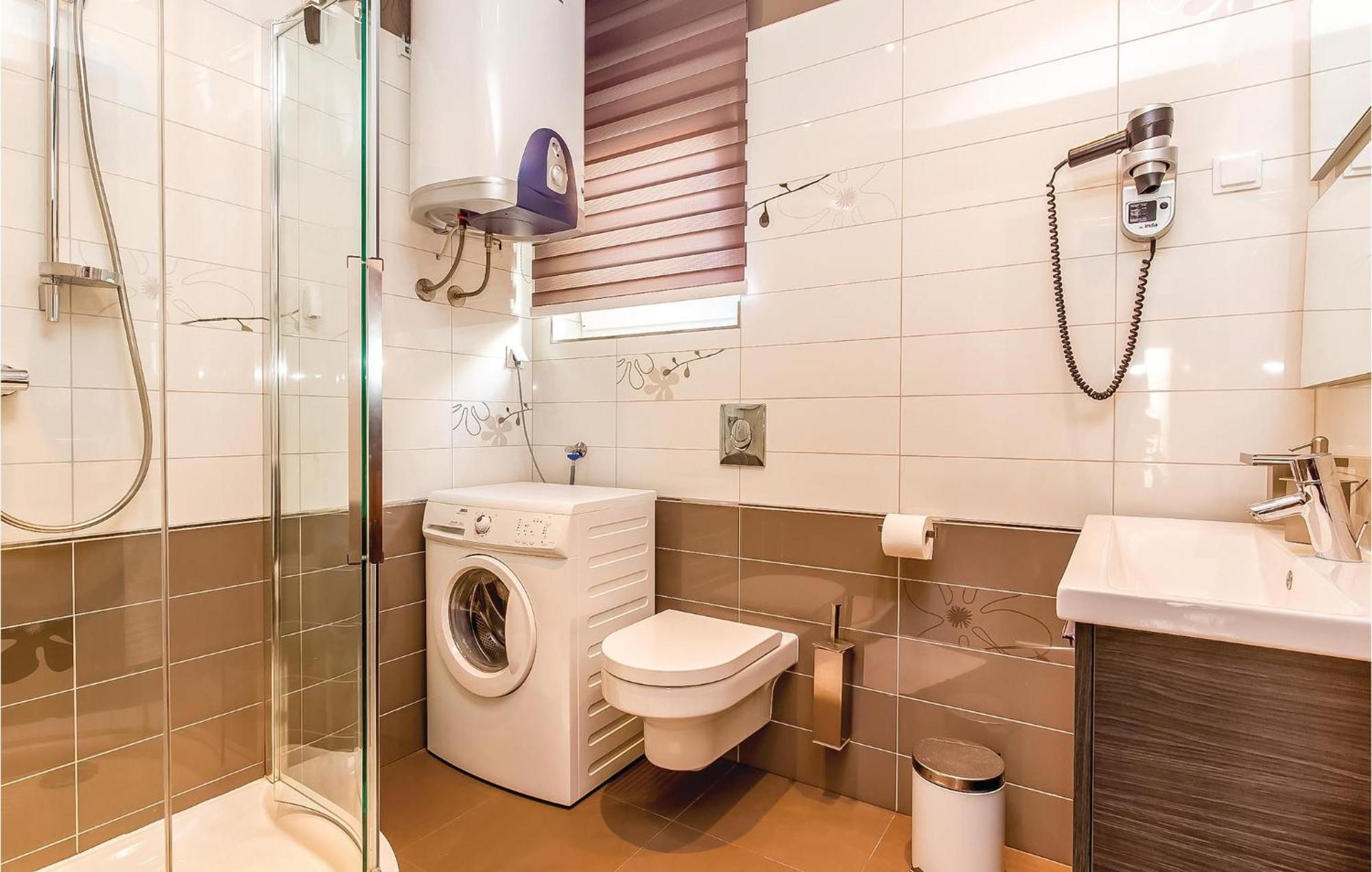 2 Bedroom Lovely Apartment In Crikvenica Exteriér fotografie